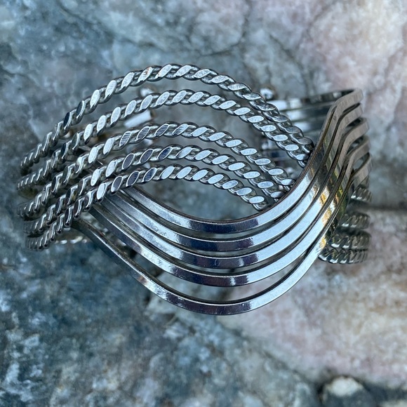 Jewelry - 🎄Silver cuff bracelet
